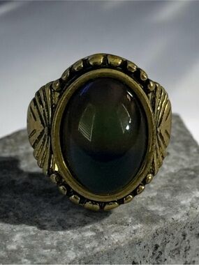🫶🏻 Vintage Gold-Tone Mood Ring